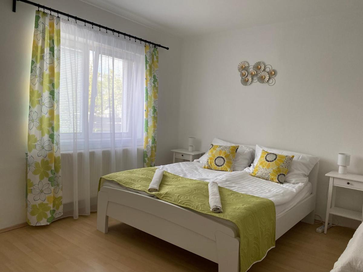 Kincso Vendeghaz Apartment Sarospatak Exterior photo