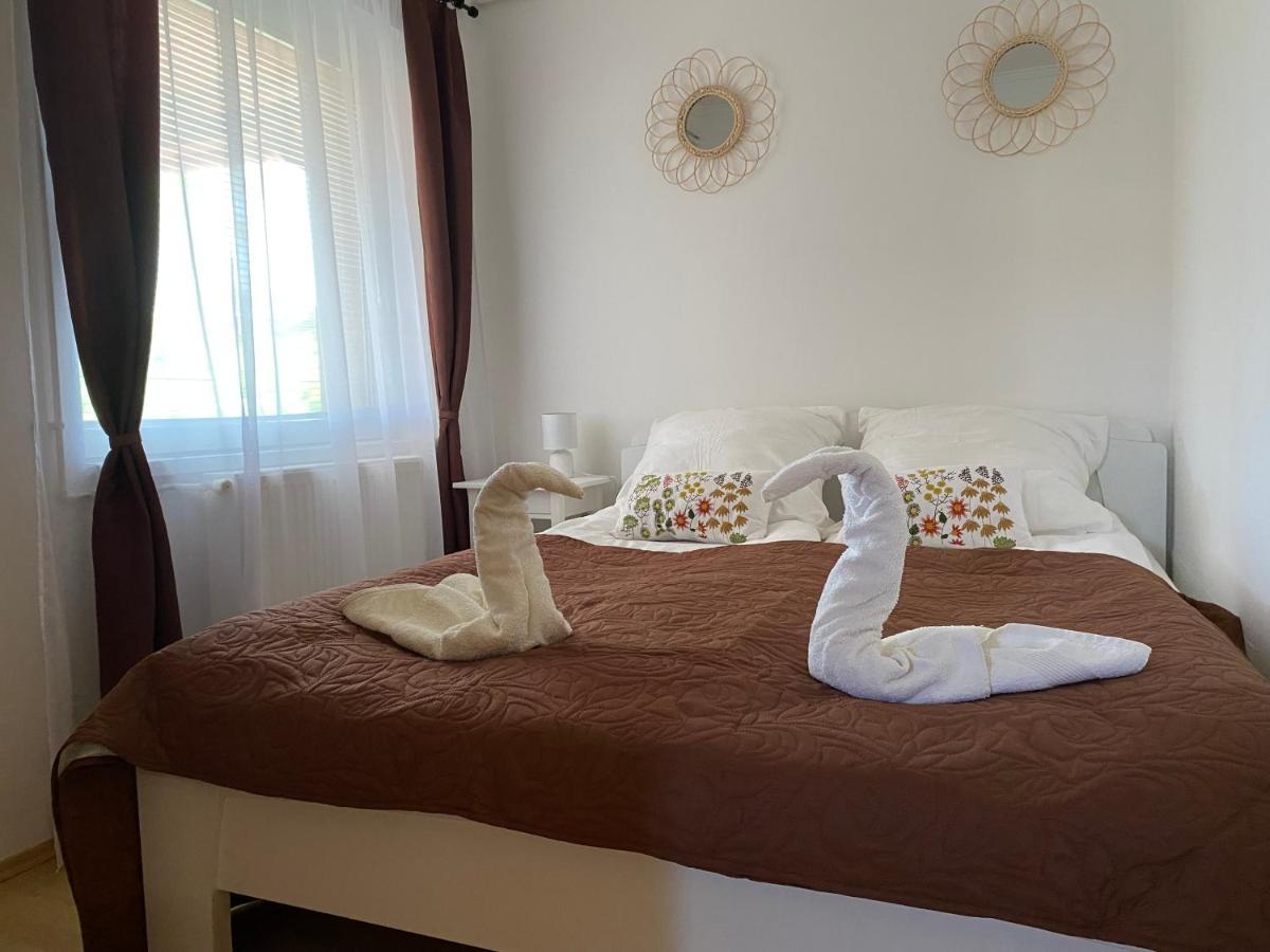 Kincso Vendeghaz Apartment Sarospatak Exterior photo