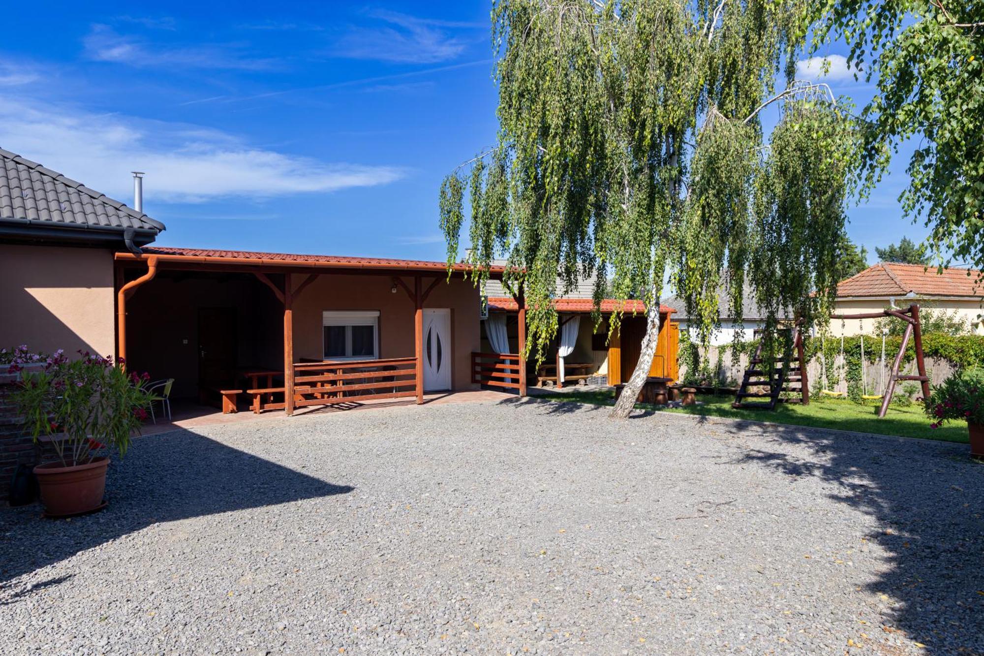 Kincso Vendeghaz Apartment Sarospatak Exterior photo